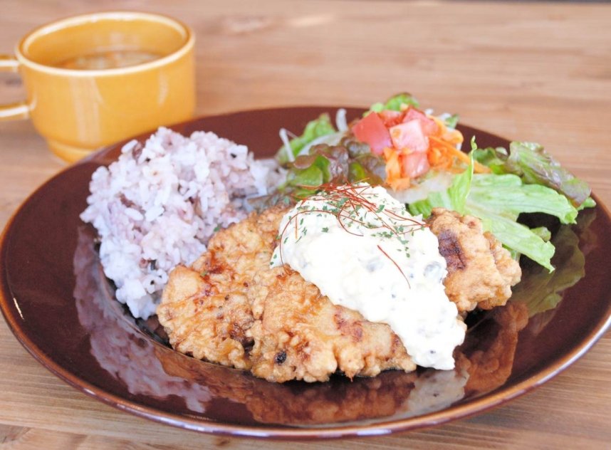 ジューシーな食感のチキン南蛮