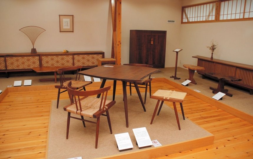 ナカシマの家具は和室にも洋室にもマッチする雰囲気