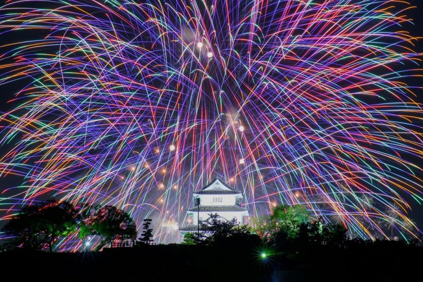 丸亀城と花火