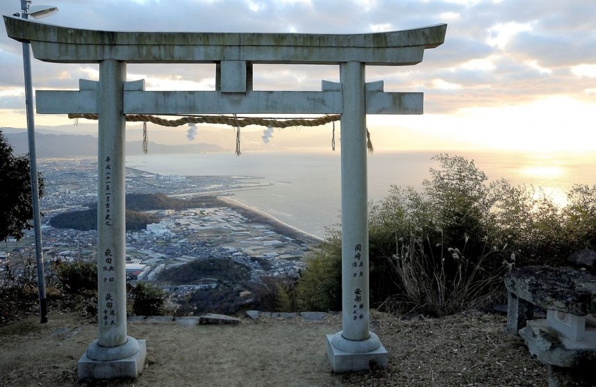 高屋神社の鳥居