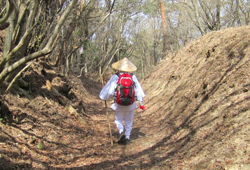 歴史の道百選に選定された「大興寺道」