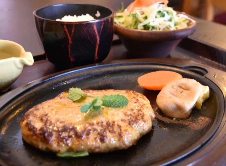 オリーブ夢豚のハンバーグ定食