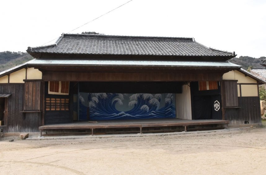 塩飽大工が建てた芝居小屋「千歳座」＝香川県丸亀市本島町