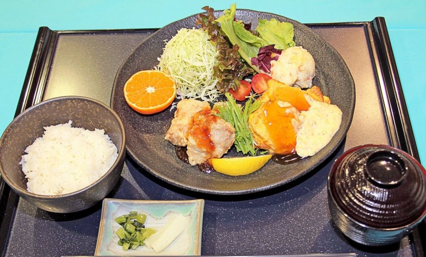 「食べてみてん四国定食」