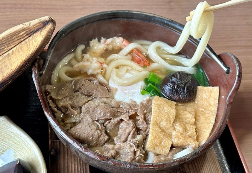 鍋焼きうどん（1320円）