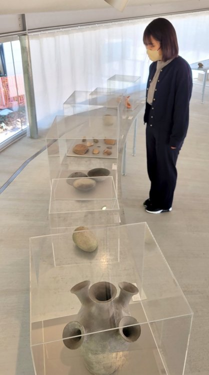 屋島の特性や魅力を発信する内容に一新したローカル展示スペース＝香川県高松市屋島東町、屋島山上交流拠点施設「やしまーる」