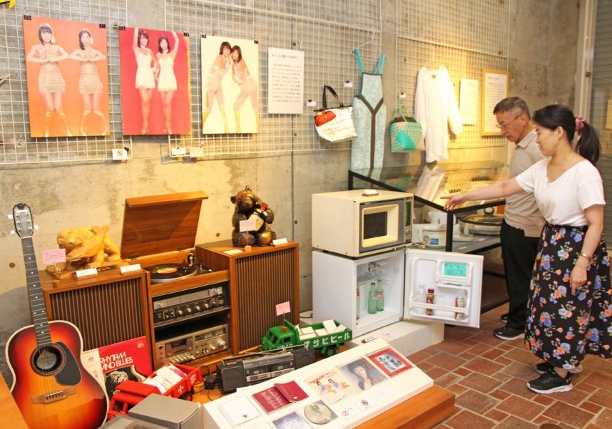 ５０年間使われてきた生活用品を紹介するテーマ展＝香川県高松市亀水町、瀬戸内海歴史民俗資料館