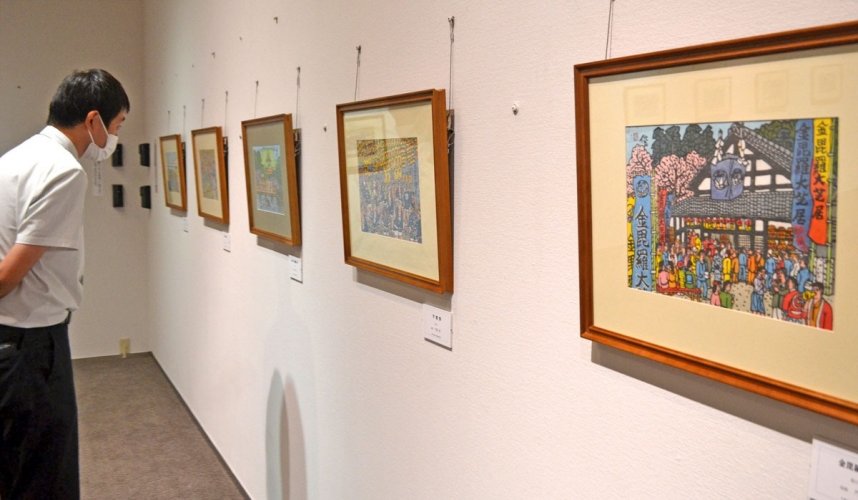 地元の巨匠たちの木版画作品を集めた企画展＝香川県丸亀市中津町、中津万象園・丸亀美術館