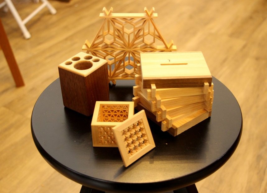 組手の技法を取り入れた木製雑貨