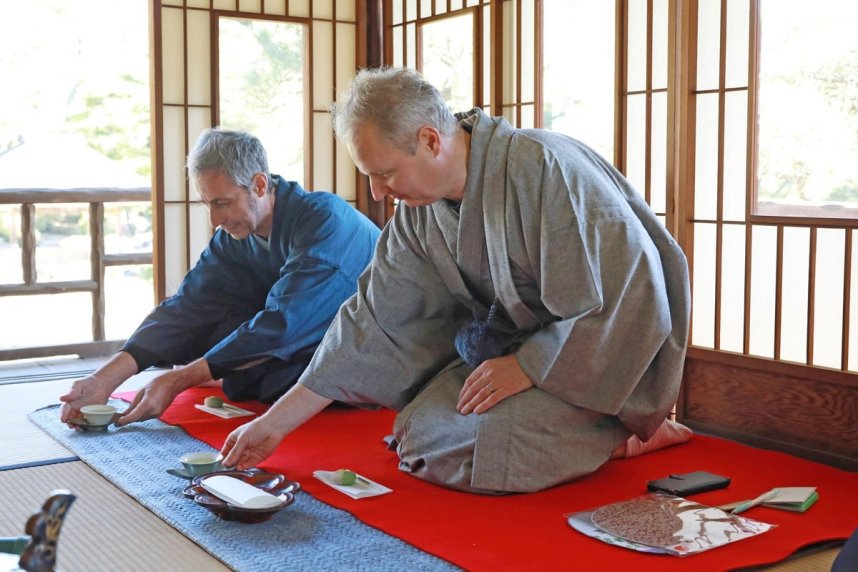 中津万象園でのせん茶体験（資料）