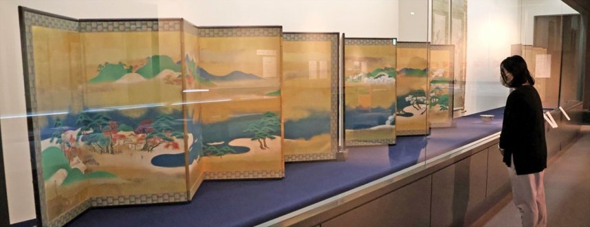 江戸期以降に使われていた道具から人々の「おでかけ」に着目した収蔵品展＝香川県高松市昭和町、市歴史資料館