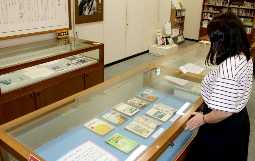 文芸春秋の漫画雑誌「漫画読本」の歩みが分かるコレクション展＝香川県高松市昭和町、菊池寛記念館