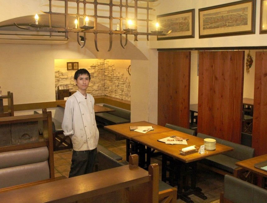 １９８５年創業の「ミラノのおかず屋さん」。２代目の西原さんが店を切り盛りする