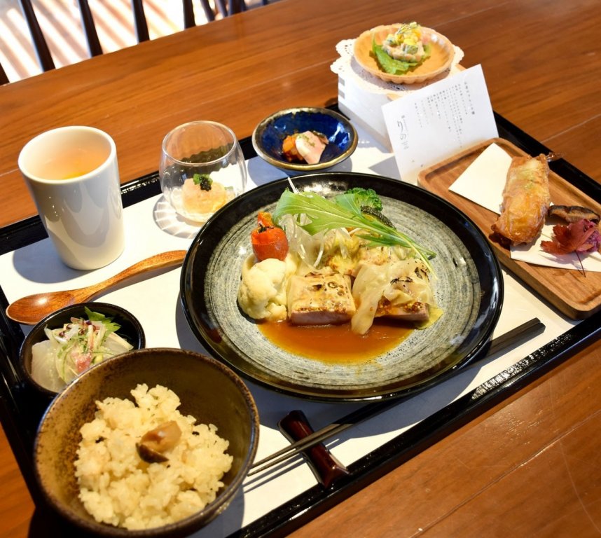 仏生山カフェ・ド・りの