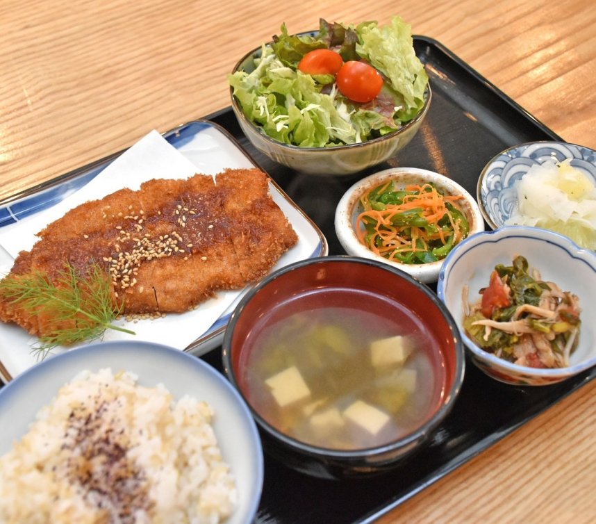 ＮＩＳＨＩＫＩＭＡＣＨＩ食堂