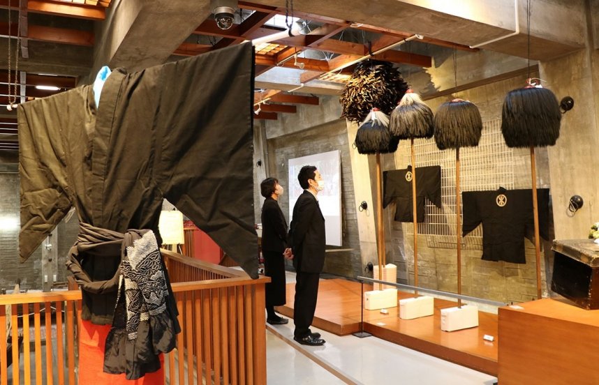 県内に伝わる奴を紹介する企画展＝高松市亀水町、瀬戸内海歴史民俗資料館