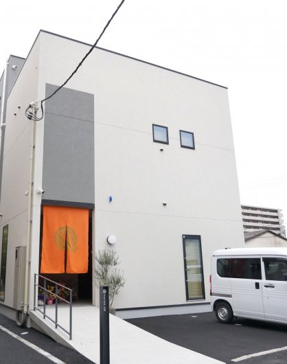滞在中に医療・介護サービスを提供する「Ｈｏｔｅｌ ＱＯＬ 瓦町」＝香川県高松市塩上町