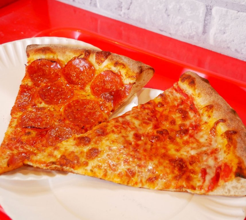 BB's NewYork Sliceのピザ