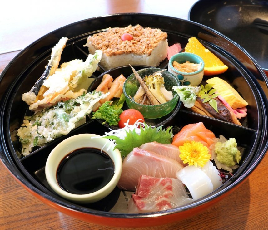 おーしゃん弁当　七福碗