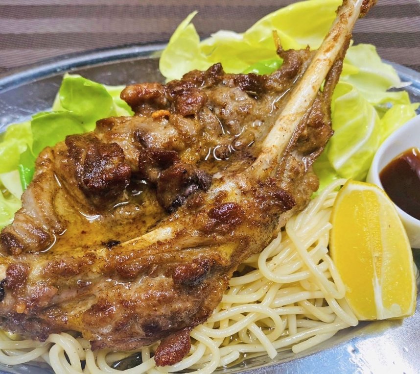 骨付鳥（おや1300円、ひな1230円）