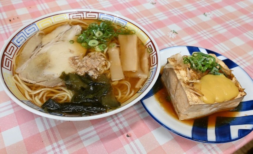 「中華そば」とおでんの「焼き豆腐」は何度食べても飽きのこない味わい