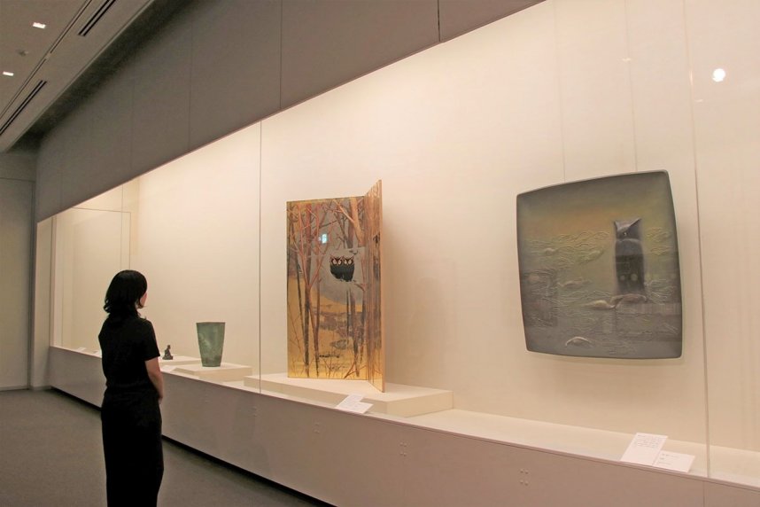 香川とゆかりのある作家による夜をテーマにした作品を中心に紹介する常設展＝香川県高松市玉藻町、県立ミュージアム