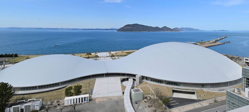 「最も美しい建築」スポーツ部門の６施設に選ばれたあなぶきアリーナ香川＝香川県高松市サンポート