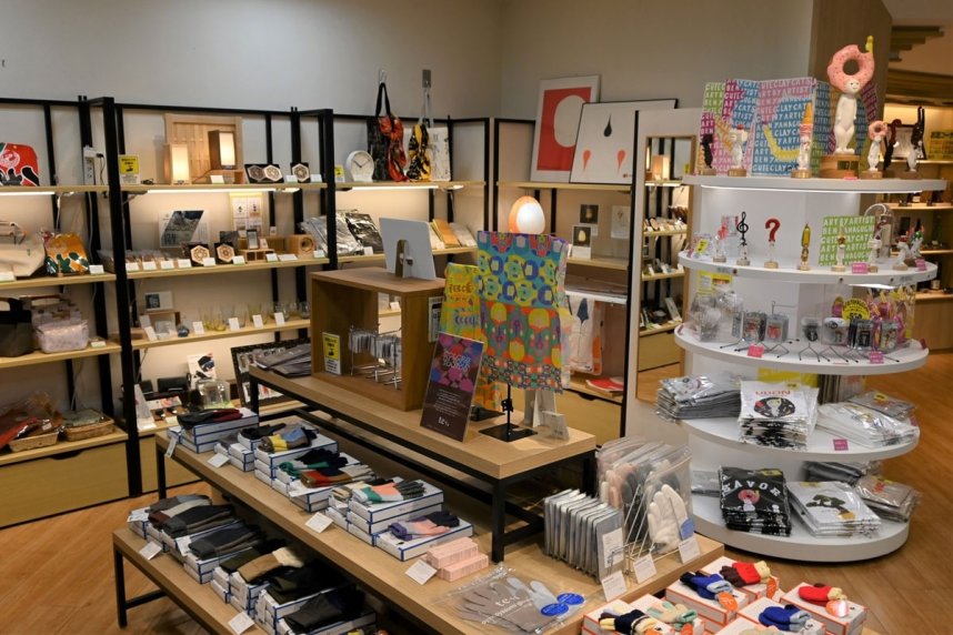 バイヤーが選んだ逸品がずらりと並ぶ四国空市場（ＹＯＳＯＲＡ）