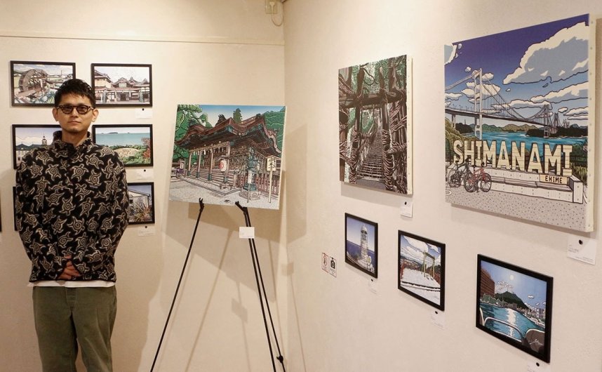 イラスト展を通じて四国の観光地をＰＲする森本さん＝香川県仲多度郡琴平町