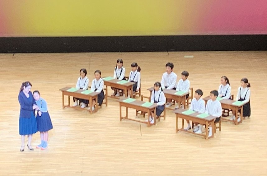 オペラ「二十四の瞳」のハイライトを披露した過去の公演の様子