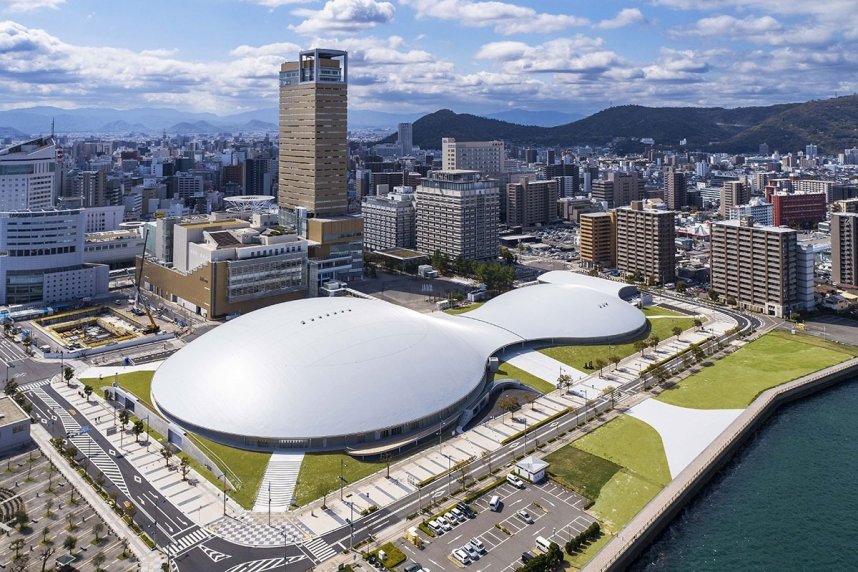 「ベルサイユ賞」スポーツ部門の最優秀賞に選ばれたあなぶきアリーナ香川＝高松市サンポート（香川県提供）