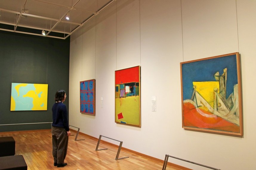 香川ゆかりの作家による色彩豊かな作品を紹介するコレクション展＝香川高松市玉藻町、香川県立ミュージアム