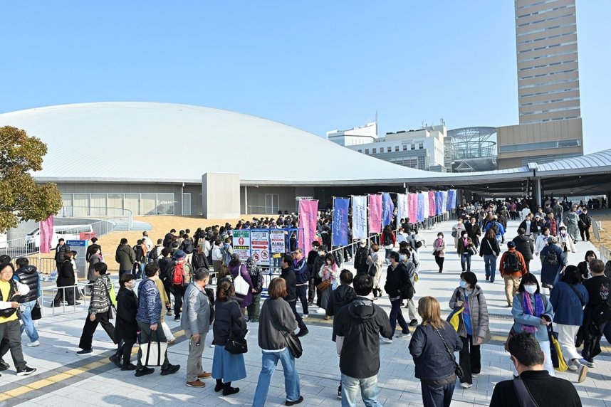 サザンのコンサートで盛り上がるあなぶきアリーナ香川周辺