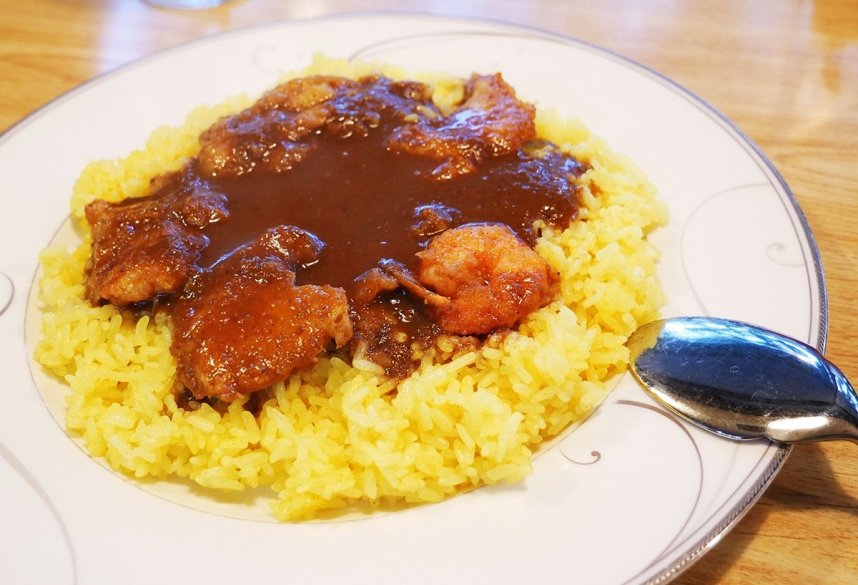 ２３種類のスパイスが香るシーフードカレー。辛さは６段階で選べる