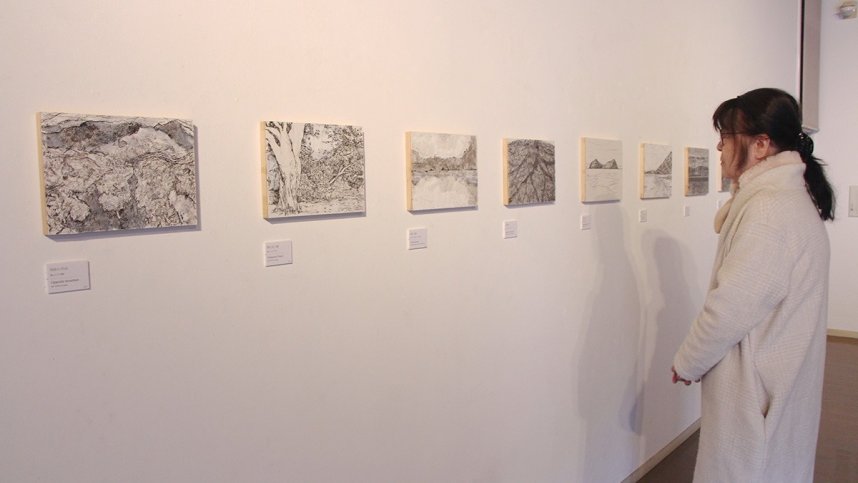 海や山など、身近な自然を題材にしたドローイング＝香川県高松市塩江町、市塩江美術館