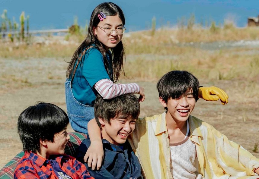 Ⓒ２０２５映画「海辺へ行く道」製作委員会