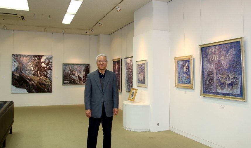 「幻想的な光景を見て癒やされてほしい」と話す三上＝香川県坂出市駒止町、かまどホール