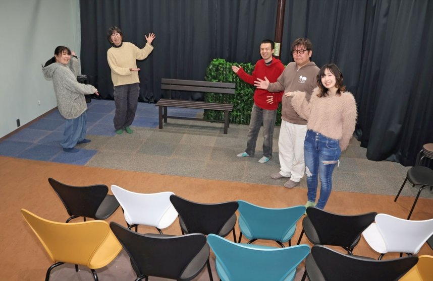 客席約４０席の小劇場。地域の人が集まる場を目指す