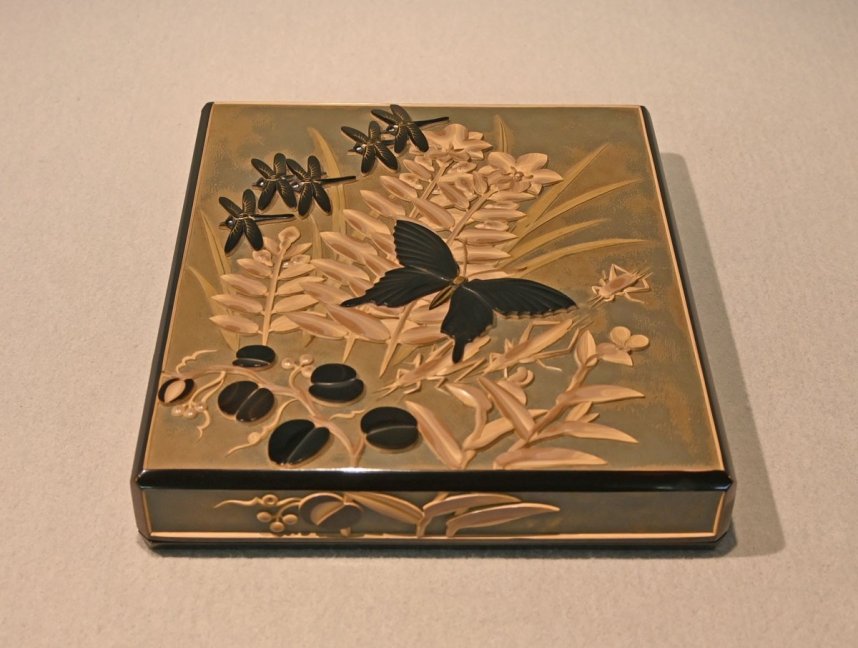 音丸耕堂「彫漆色紙筥昆虫譜」
