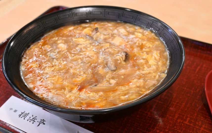 酸っぱ辛さがたまらないサンラータンメン。オープン時から人気を誇っている