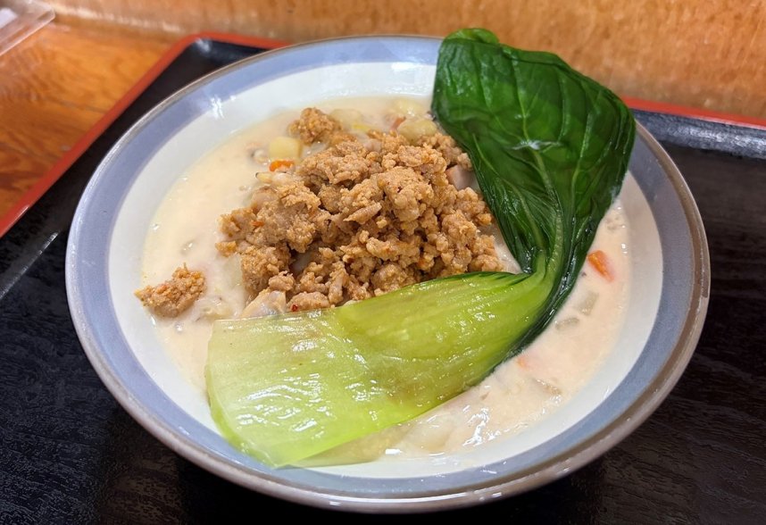 ４月の「さつきや」で提供した「クラム担々うどん」