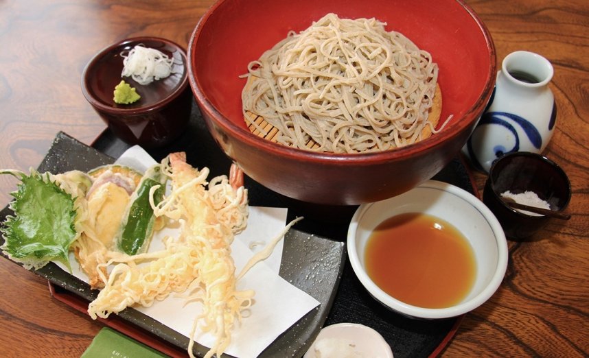 甘みやもっちりとした食感が魅力の発芽そば