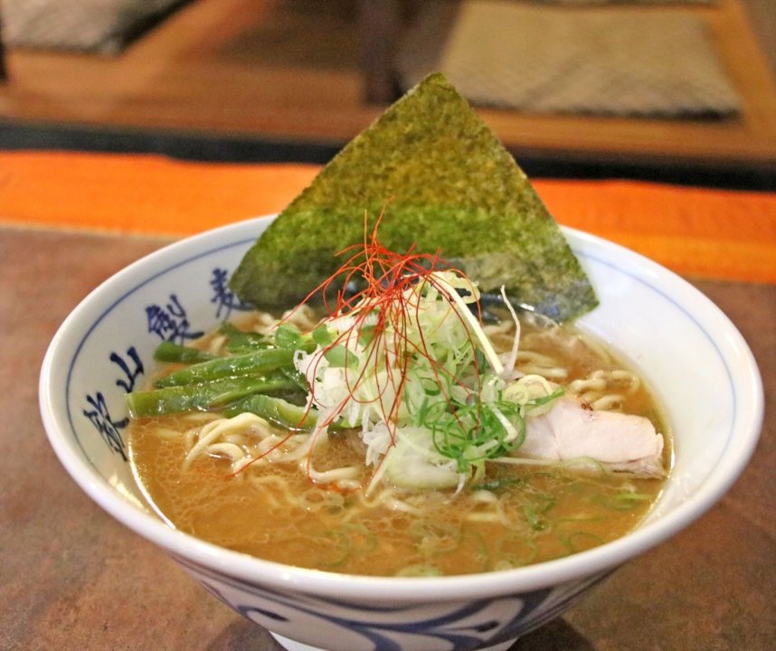 「鶏そば」（900円）